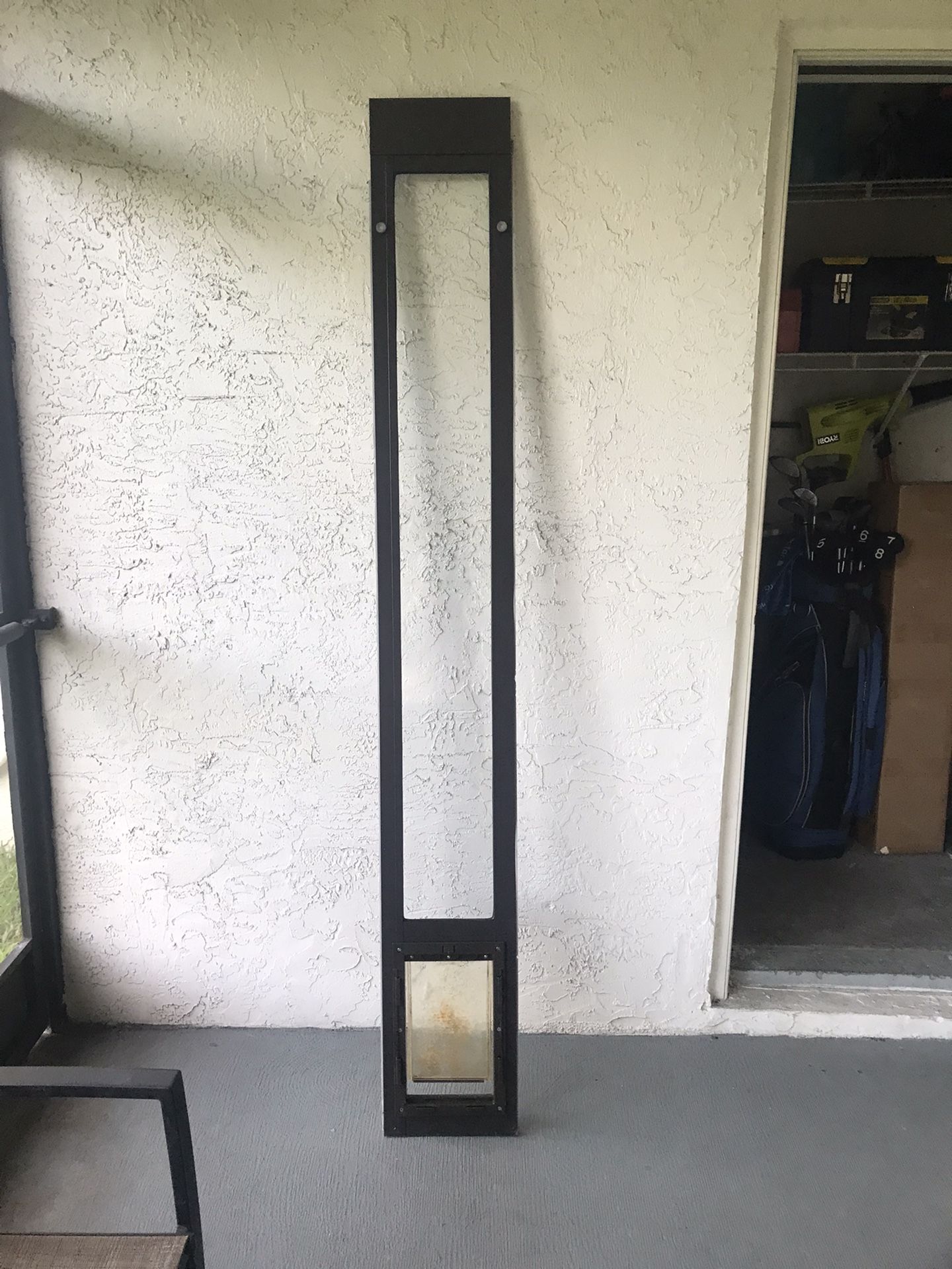 Dog/cat Door
