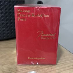 💎 Baccarat Crystal Piece – Authentic  • Condition: [New / Like New / Used] • Brand: Baccarat • No cracks or chips • Clean and well kept 