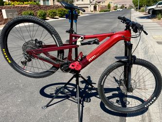 Ari Wirepeak 2.0 Comp 2024 (medium)