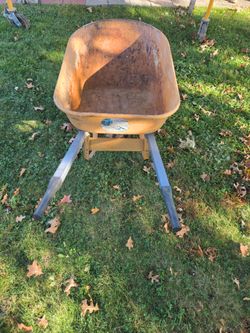 Steel Wheelbarrow with Aluminum Handles