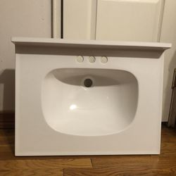 Brand New Sink White Size 24”-18”
