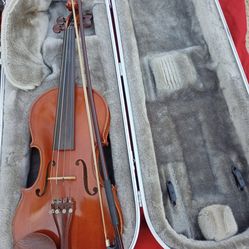 Yamaha violin