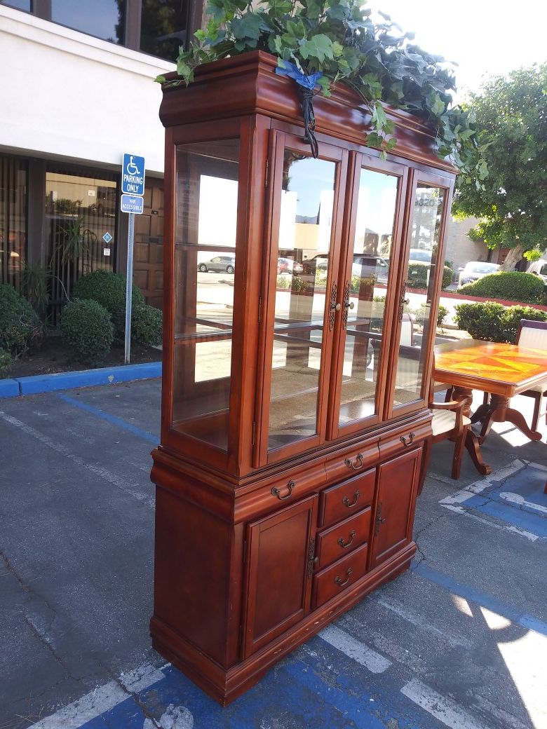 Beautiful cherrywood hutch