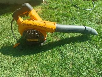 DeWalt Yellow Blower Vaccum 120V 60hz 12A