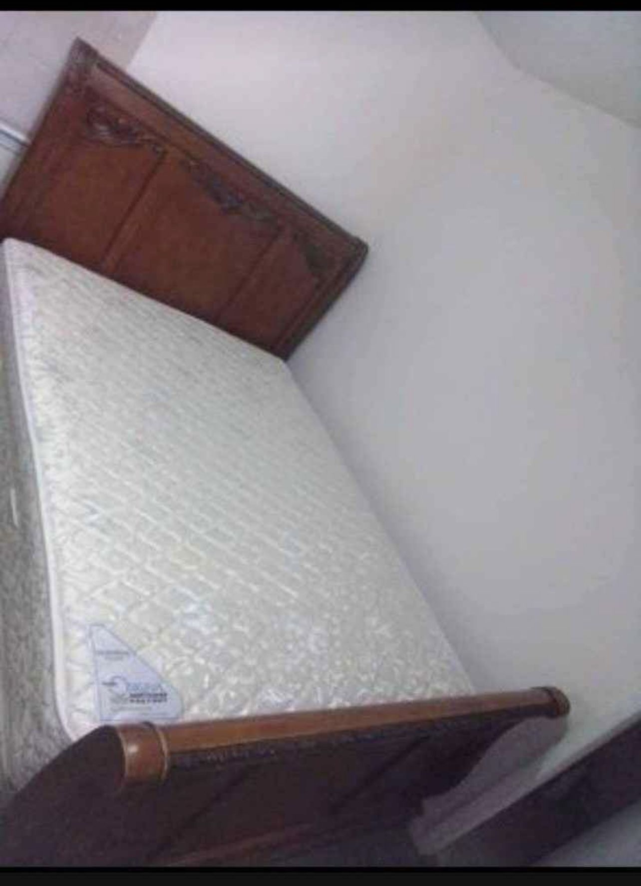 Queen Bed 
