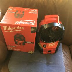 Milwaukee M18 18-Volt Lithium-Ion Brushless Cordless PACKOUT Jobsite Fan (Tool-Only)