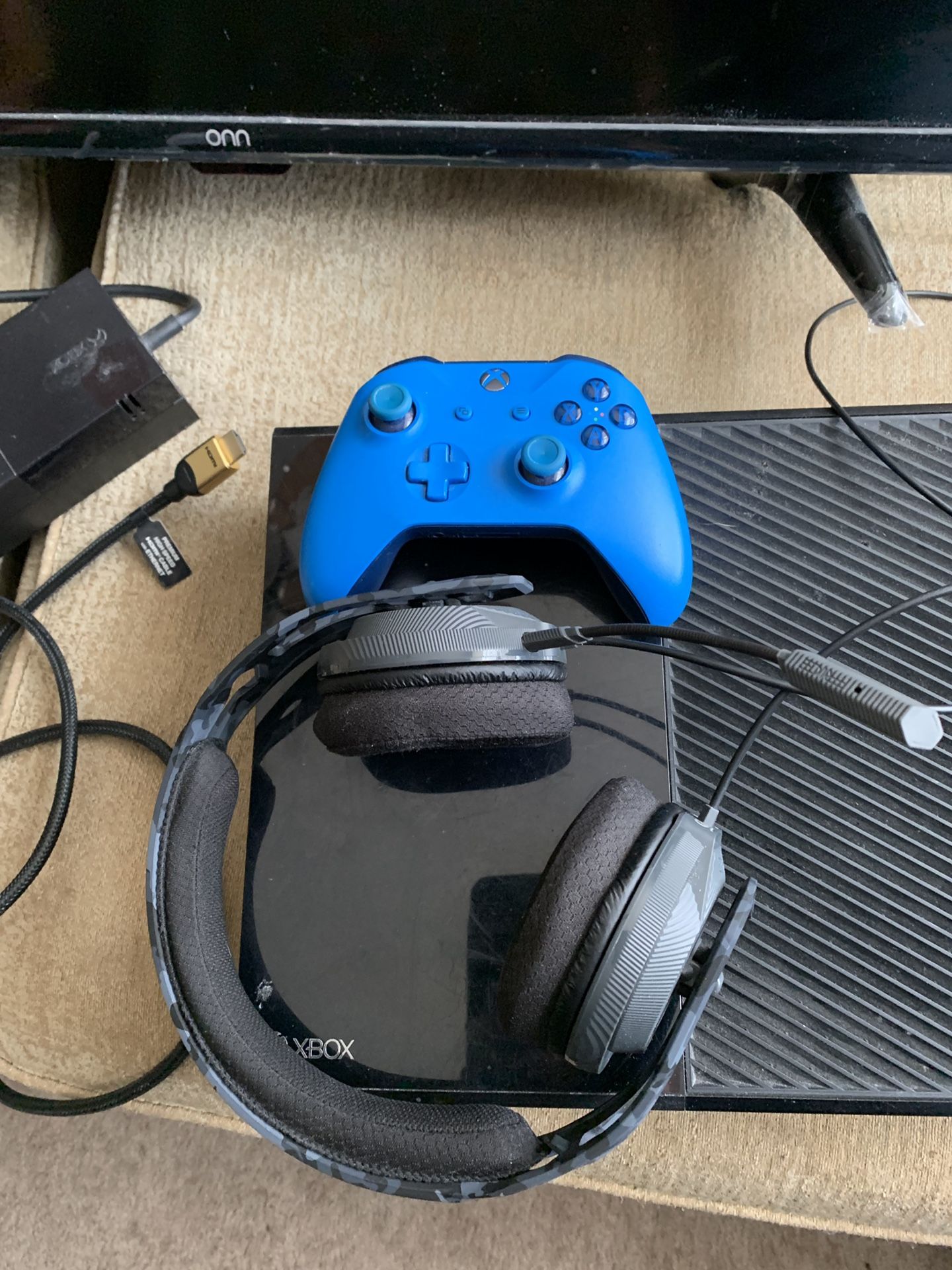 Xbox one with controller and Kinect, 32” TV, and RIG Headset