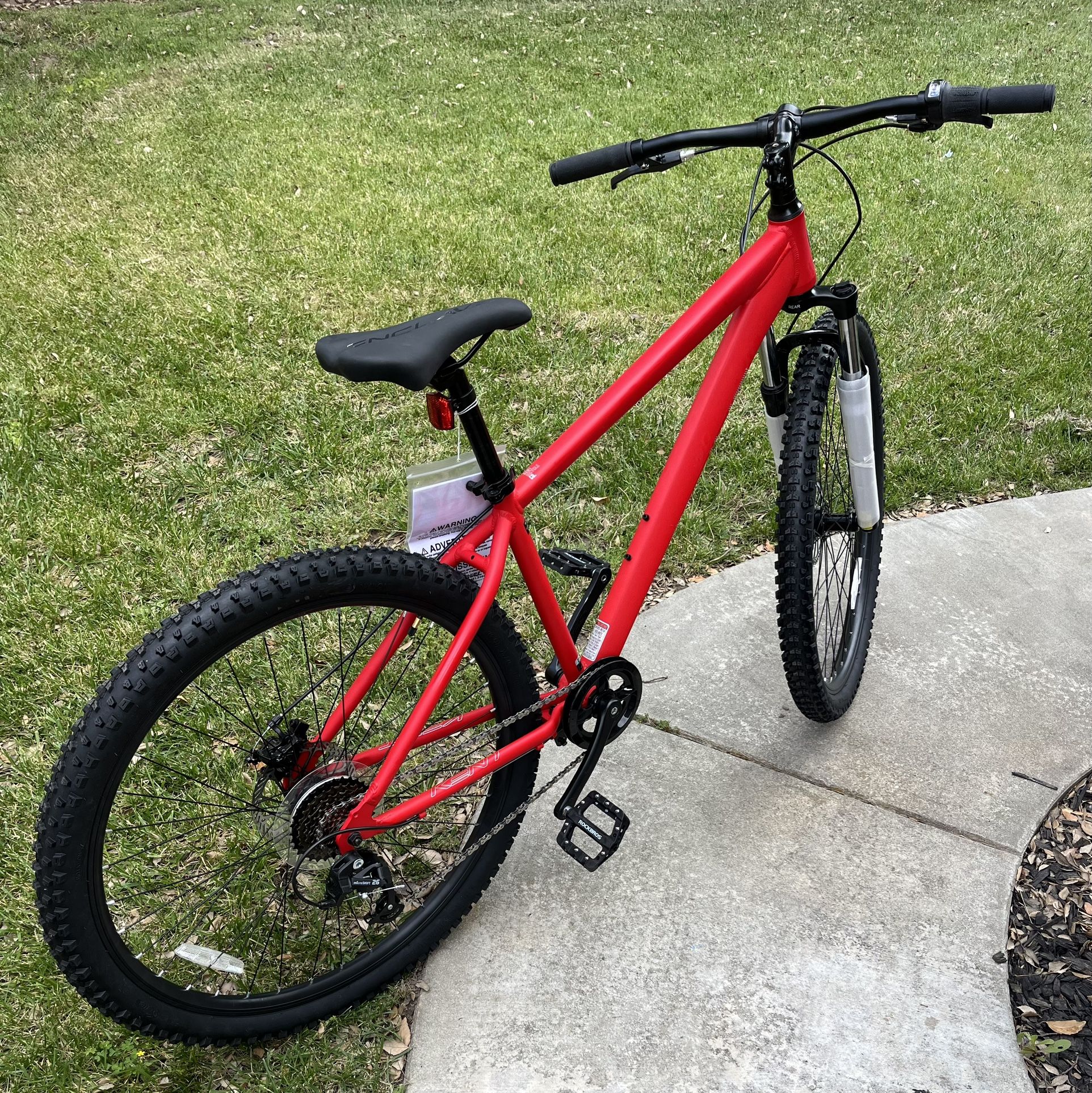 Brand New Red Kent Mountain Bike - 29in Wheels - Mechanical Disk Brakes - Front Suspension Forks