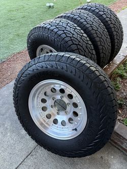 Toyota Tacoma 4runner rines nuevos llantas semi nueva 265/70/16