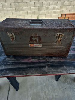 Craftsman steel tool box