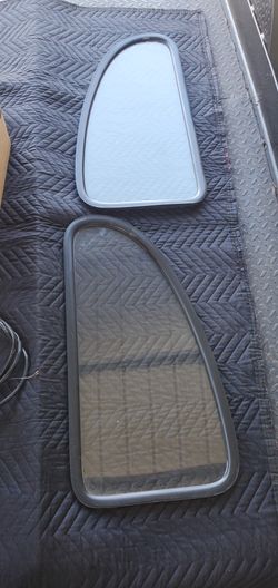 VW Small Quarter Windows