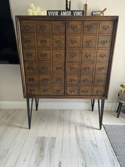Wine cabinet