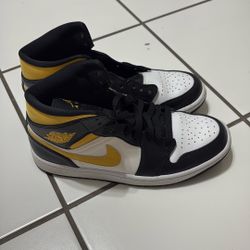 Nike Air Jordan Gold/Black