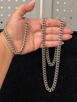 Set of bracelet and chain for men
