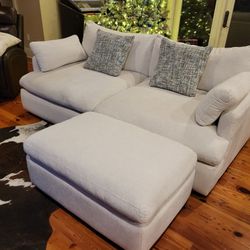 Sectional Sofa with Ottoman & 2 Decorative Pillows 