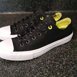 Converse mens 8 Like new 