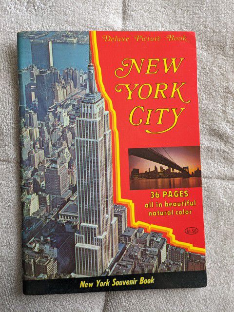 Vintage 1960s 1970s City of New York souvenir brochure 36 pages of color photos. Authentic original. Empire State building, Times square, Statue 