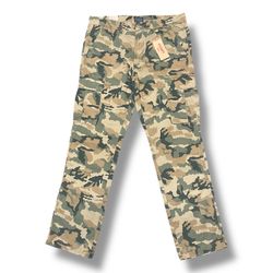 Levis White Tab Camo Cargo  541 Athletic Fit Cargo Size 34