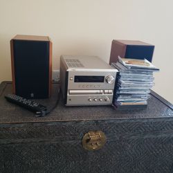 Yamaha CD/Stereo System With  Speakers & Remote 