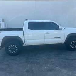 Toyota tacoma trd Off-Road not a 4 X 4