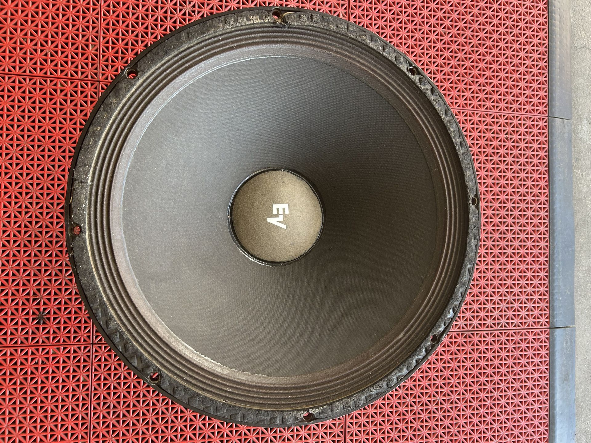 ElectroVoice EVM Series 2 15B Professional Speaker $40