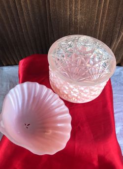 Vintage powder and soap holder