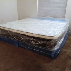 NEW KING-SIZE PILLOW TOP MATTRESS AND BOX SPRING 🆕️