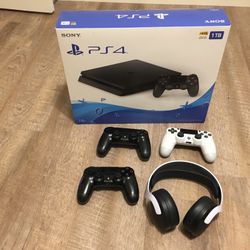 PlayStation 4 PS4 (like new)