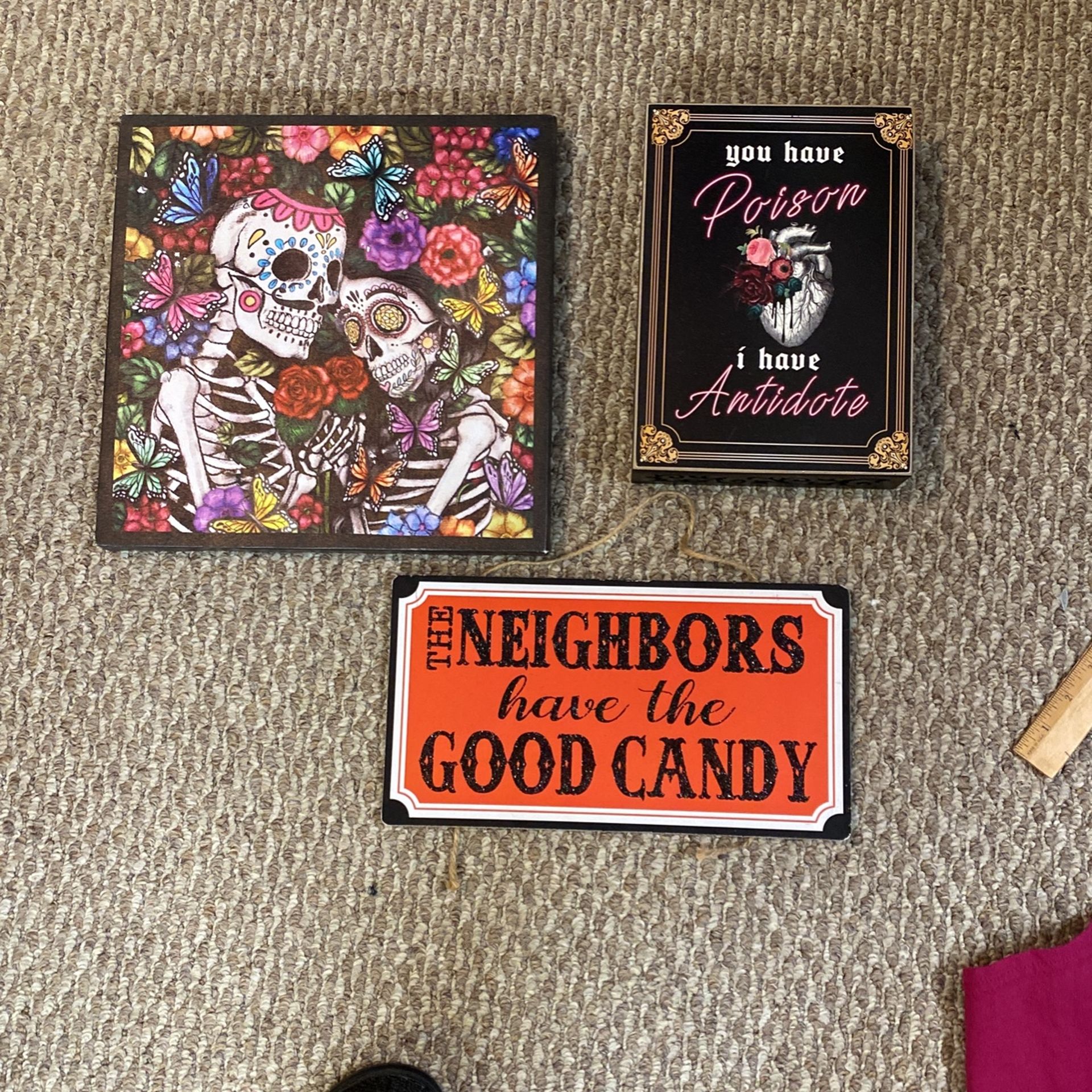 3 Items Halloween Wall Hangings 