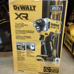 DEWALT 20V MAX BRUSHLESS XR 1/4"/PO/PULG 3 SPEED HIGH TORQUE IMPACT DRIVER (TOOL ONLY)