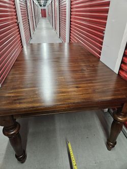 Dinning Table 