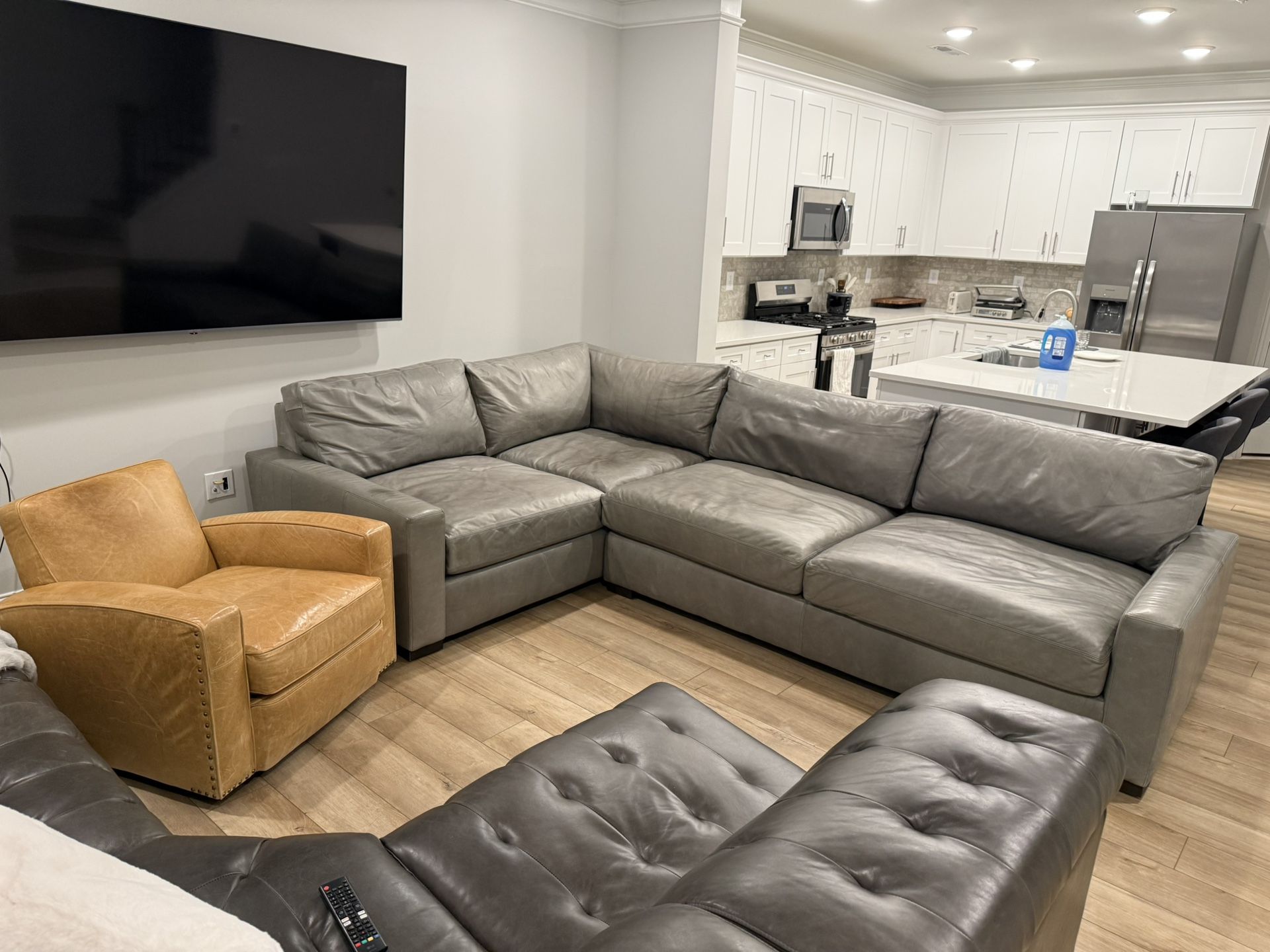 RH Maxwell Leather Left-Arm L-Sectional – Italian Veneto Pewter