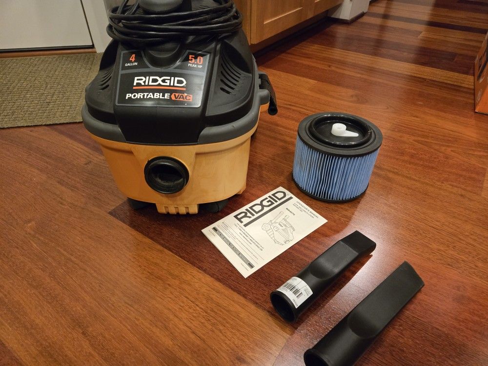 Rigid 4 Gallon 5 Horsepower Shop Vac Wet Dry. With 2 Attachments And Fine Dust Filter