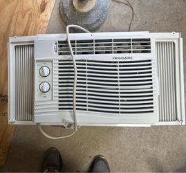 Frigidaire 5k BTU air conditioner
