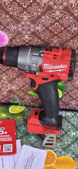        MILWAUKEE 
M18 FUEL  18-VOLT LITHIUM-ION BRUSHLESS CORDLESS  GEN-4  1/2 IN.  HAMMER DRILL  (TOOL-ONLY)