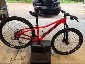 Upgraded Trek Marlin 6 Mountain Bike - Size Small - New Chain/Crank -