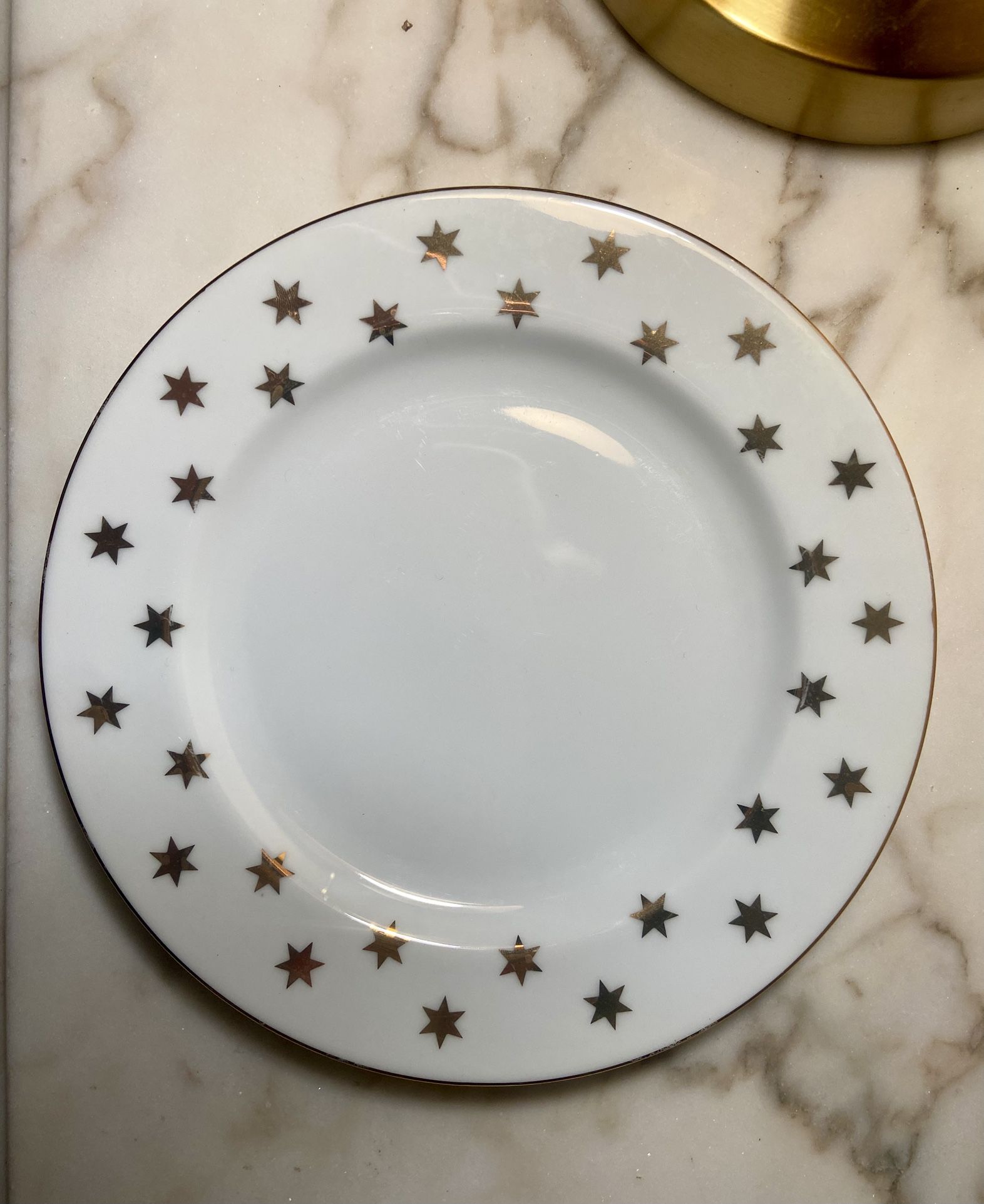 12 Holiday Plates