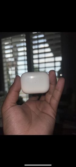 White Wireless Earbuds