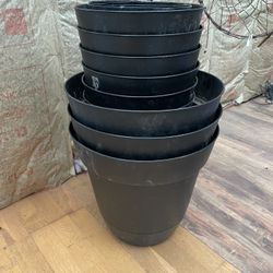 Shoot An Offer - 3 Large 6 Medium Plastic Self Watering Pots Must Take All