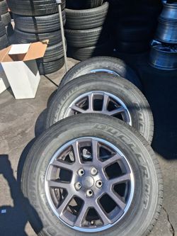 4 Rims wheels for Jeep 18 with tires 255/70/18 OEM