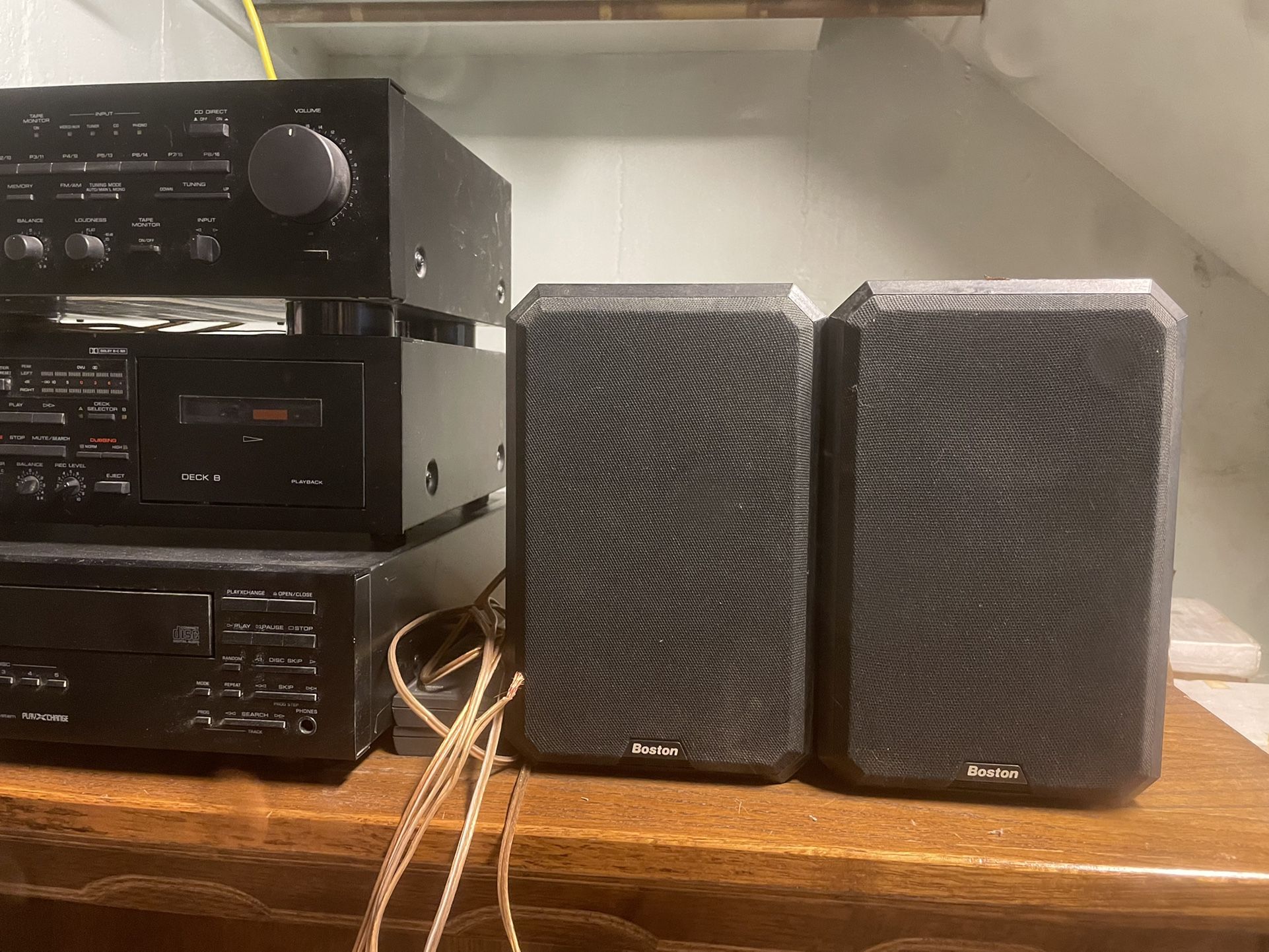 Yamaha Stereo System And Boston HD5 Speakers 