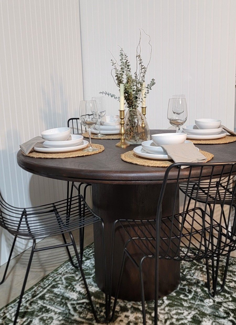Round Dining/Kitchen Table