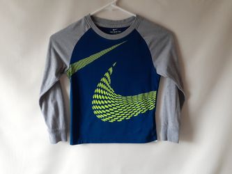 Nike boys blue/gray long sleeve t-shirt size L(7)