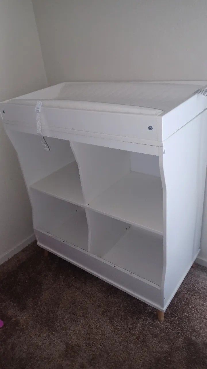 Nice Changing Table
