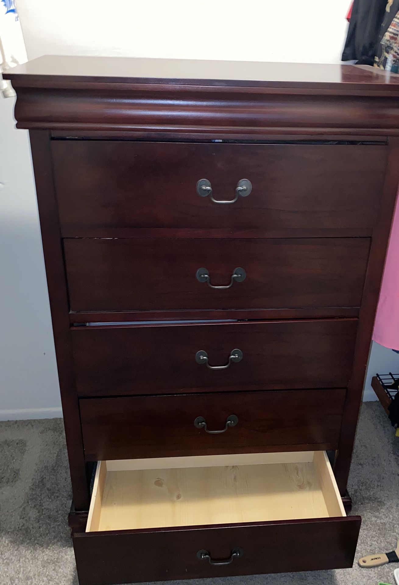 Dresser: 31W X 48H