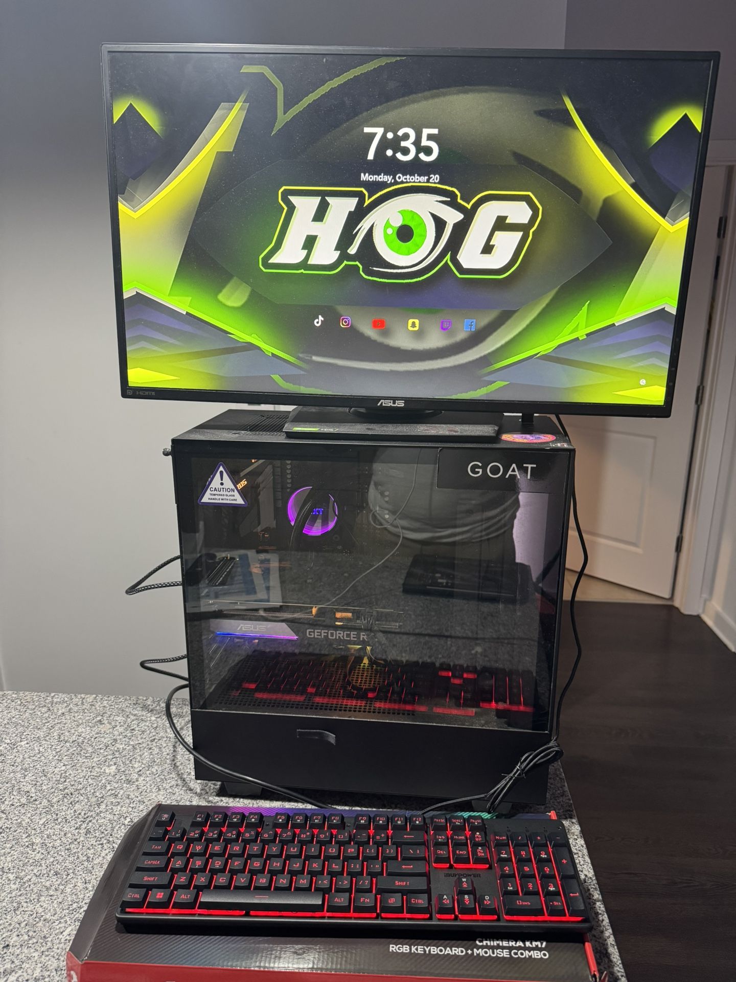 GAMING PC W/ MONITORS Plus Accessories