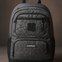 Mochila Eastsport Gris Oscuro: Estilo Minimalista y Duradero