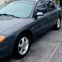 2003 Ford Taurus