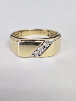 10kt Gold Diamond Band