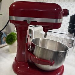 KitchenAid 6qt Red Stand Mixer – Excellent Condition